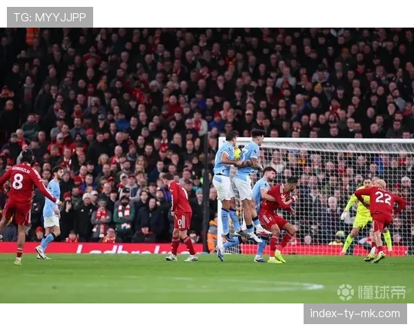 纪录片《一球定音》上映，讲述法国非裔移民球员通过苦练任意球改变命运的故事